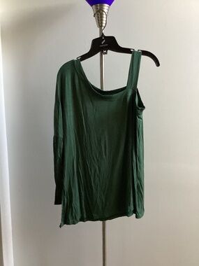 Asymmetrical top with batwing style sleeve